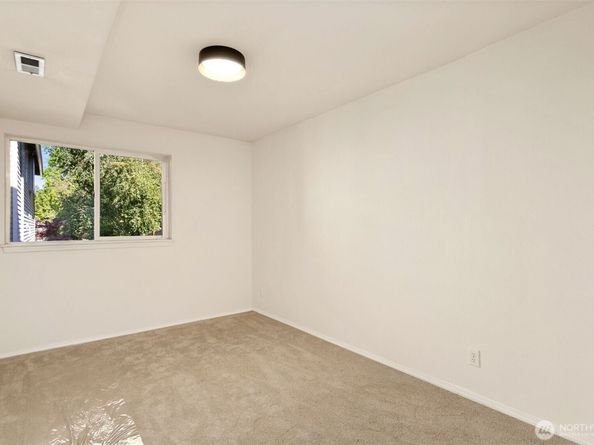 212 27th Avenue E, Seattle WA 98112