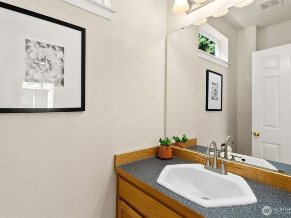212 27th Avenue E, Seattle WA 98112