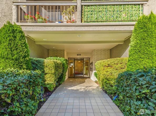 654 W Olympic Place 101, Seattle WA 98119
