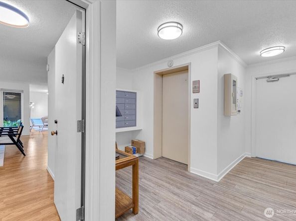 654 W Olympic Place 101, Seattle WA 98119