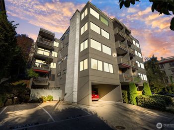 654 W Olympic Place