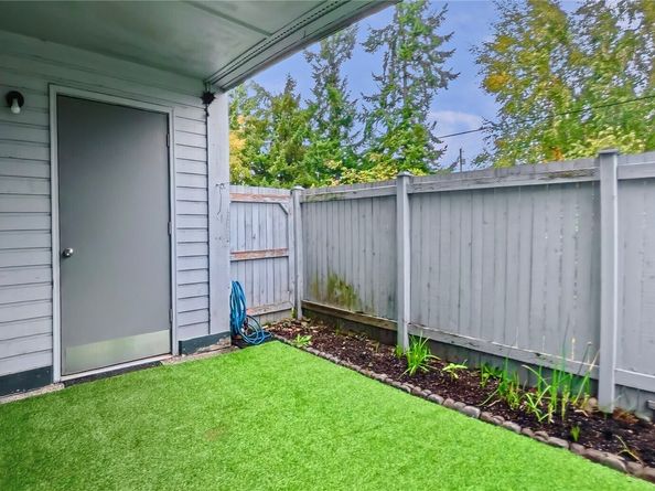 8823 Holly Drive H103, Everett WA 98208