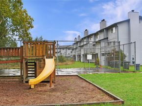 8823 Holly Drive H103, Everett WA 98208