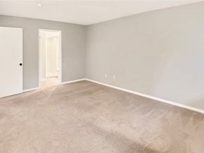 8823 Holly Drive H103, Everett WA 98208