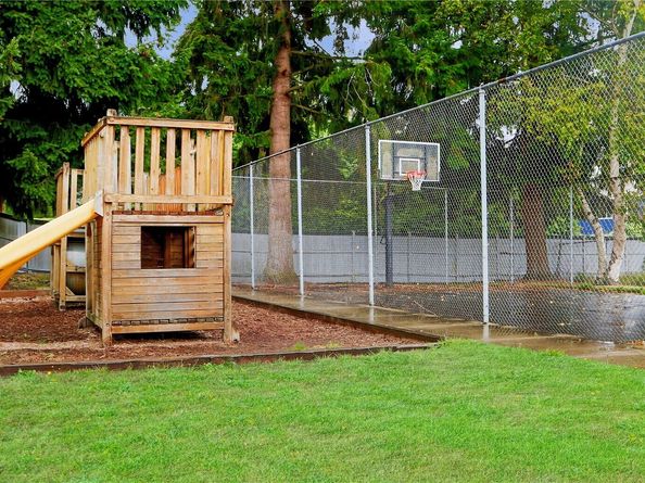 8823 Holly Drive H103, Everett WA 98208