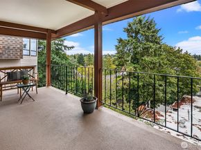 5220 21st Avenue NE 1, Seattle WA 98105
