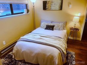 5220 21st Avenue NE 1, Seattle WA 98105