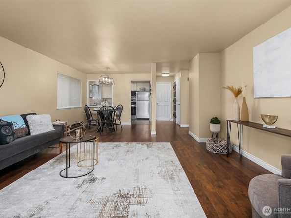 5220 21st Avenue NE 1, Seattle WA 98105