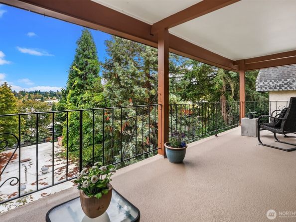 5220 21st Avenue NE 1, Seattle WA 98105