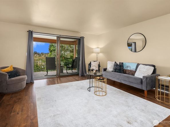 5220 21st Avenue NE 1, Seattle WA 98105