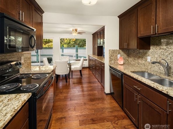 1722 SW 318th Place 41A, Federal Way WA 98023