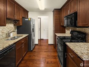 1722 SW 318th Place 41A, Federal Way WA 98023