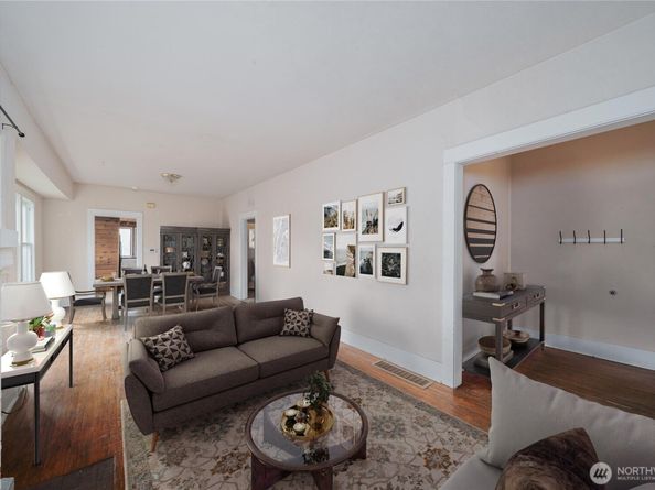 329 NE 51st Street, Seattle WA 98105