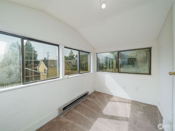 329 NE 51st Street, Seattle WA 98105