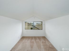 329 NE 51st Street, Seattle WA 98105