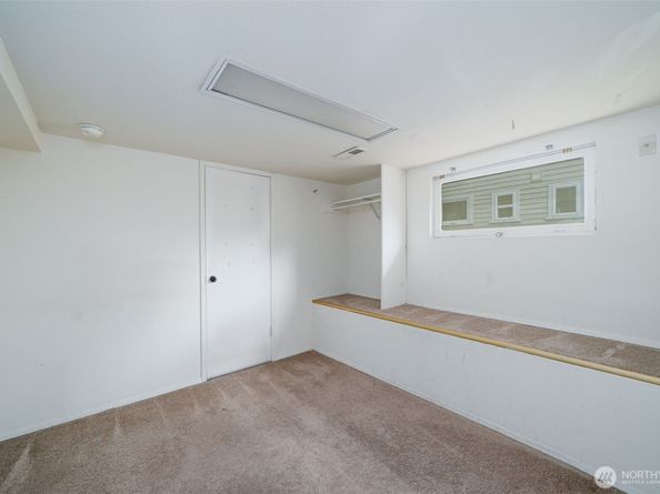 329 NE 51st Street, Seattle WA 98105