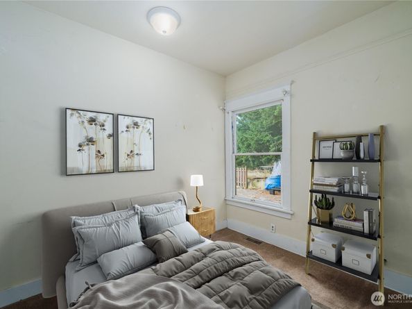 329 NE 51st Street, Seattle WA 98105