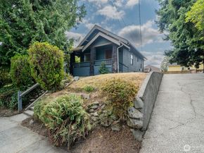 329 NE 51st Street, Seattle WA 98105