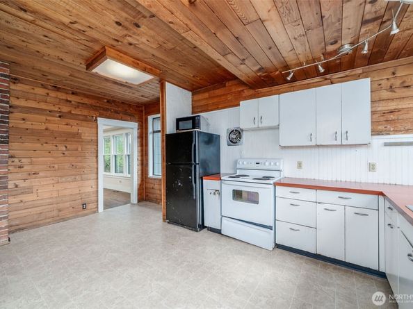 329 NE 51st Street, Seattle WA 98105