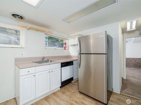 329 NE 51st Street, Seattle WA 98105