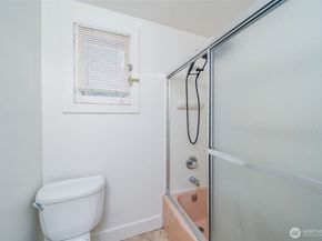 329 NE 51st Street, Seattle WA 98105