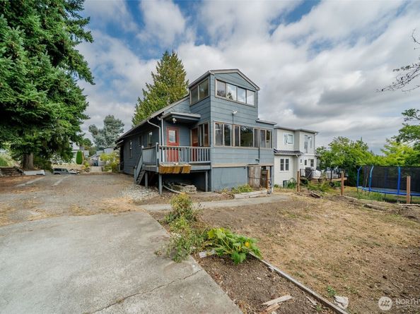 329 NE 51st Street, Seattle WA 98105