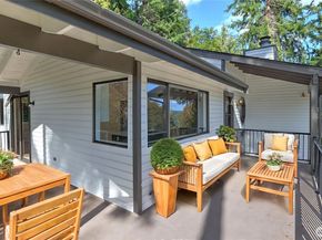 17606 NE 27th Street, Redmond WA 98052