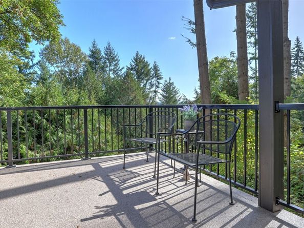 17606 NE 27th Street, Redmond WA 98052