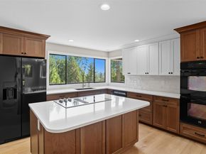 17606 NE 27th Street, Redmond WA 98052