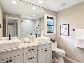 17606 NE 27th Street, Redmond WA 98052