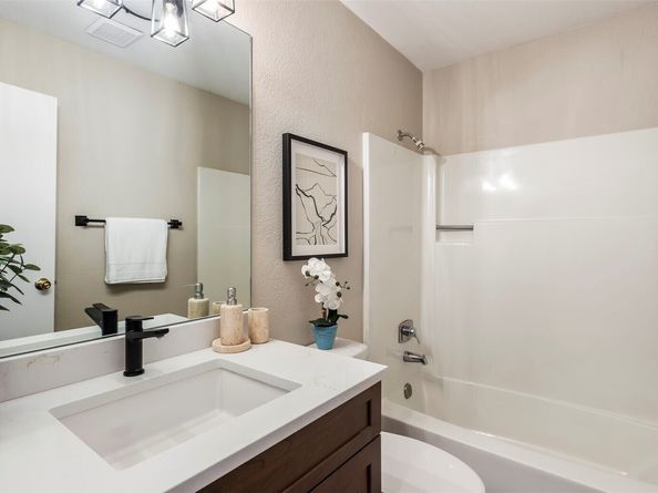 17606 NE 27th Street, Redmond WA 98052