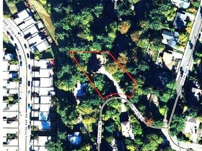 17606 NE 27th Street, Redmond WA 98052