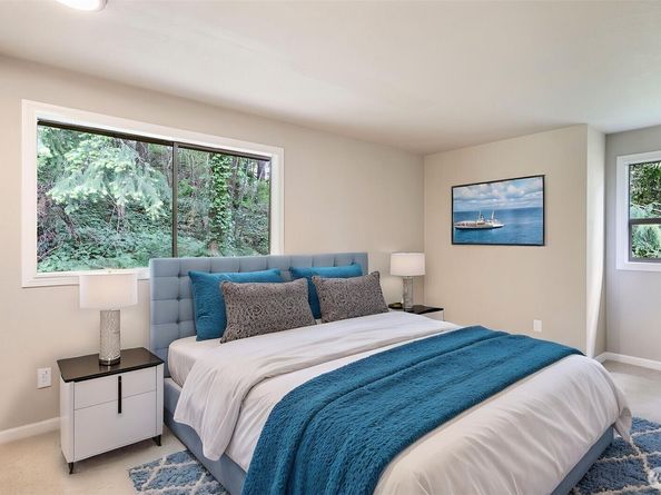 17606 NE 27th Street, Redmond WA 98052