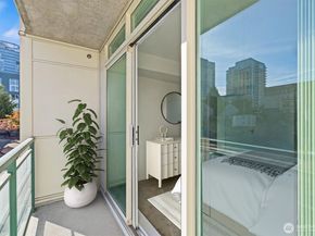 1188 106th Avenue NE 222, Bellevue WA 98004