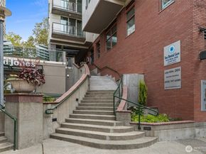 1188 106th Avenue NE 222, Bellevue WA 98004