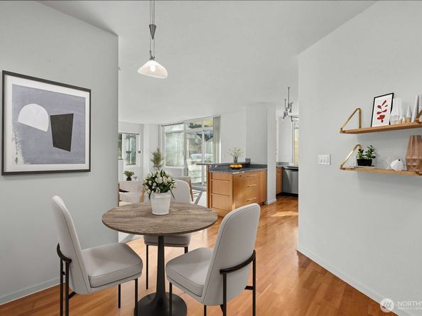 1188 106th Avenue NE 222, Bellevue WA 98004