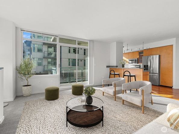 1188 106th Avenue NE 222, Bellevue WA 98004