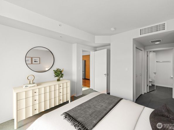 1188 106th Avenue NE 222, Bellevue WA 98004