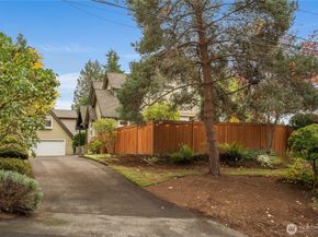 6405 NE 129th Place, Kirkland WA 98034