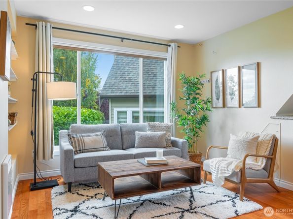 6405 NE 129th Place, Kirkland WA 98034