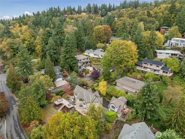 6405 NE 129th Place, Kirkland WA 98034
