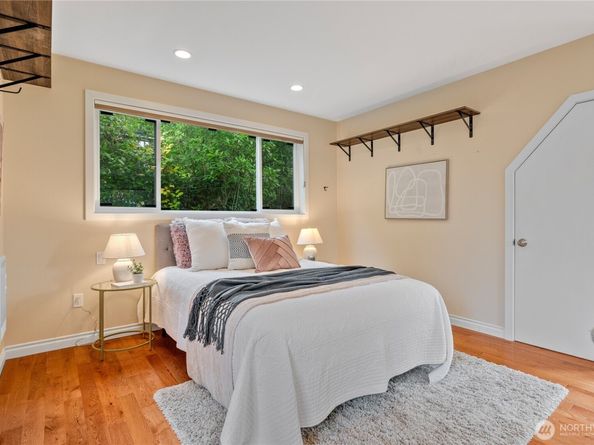 6405 NE 129th Place, Kirkland WA 98034