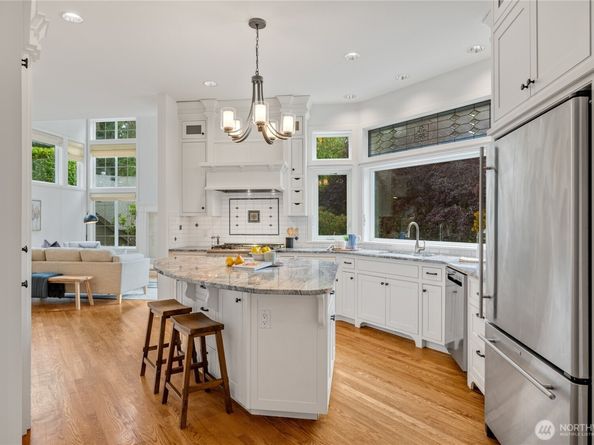 6405 NE 129th Place, Kirkland WA 98034
