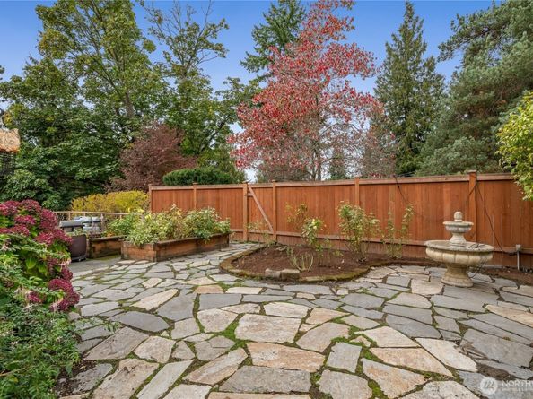 6405 NE 129th Place, Kirkland WA 98034