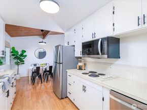 1910 220th Avenue SE, Sammamish WA 98075