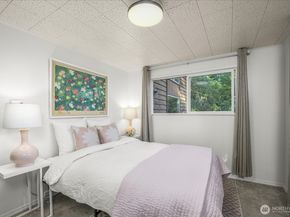 1910 220th Avenue SE, Sammamish WA 98075