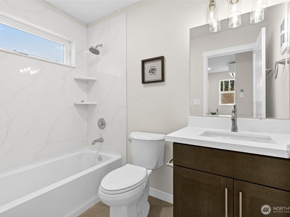 1401 N 137th Street, Seattle WA 98133