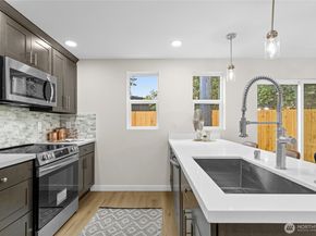 1401 N 137th Street, Seattle WA 98133