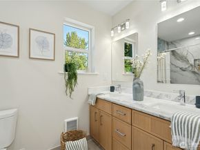8510 Shadow Wood Drive B, Everett WA 98208