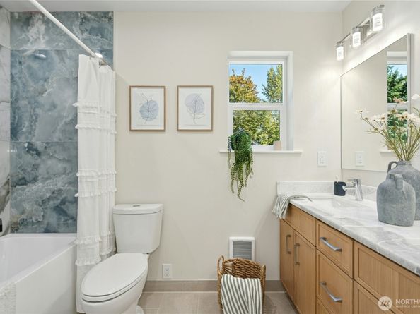 8510 Shadow Wood Drive B, Everett WA 98208